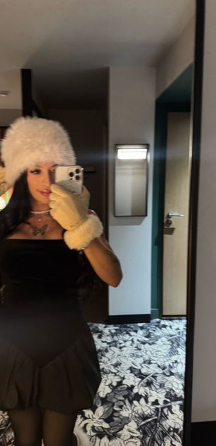 Model - spoiled bratz cum