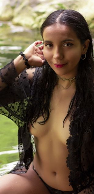 Model - LucyDerby deepthroat