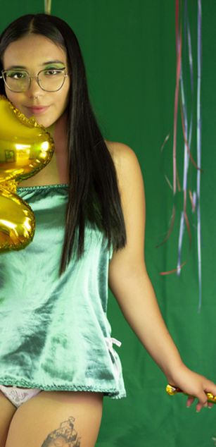 Model - LucyDerby deepthroat