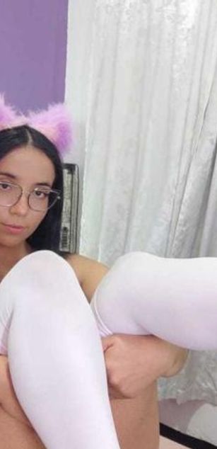 Model - LucyDerby deepthroat