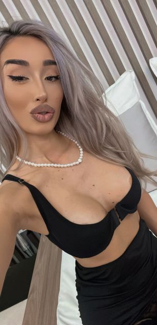 Model - Skyler Davis dirty