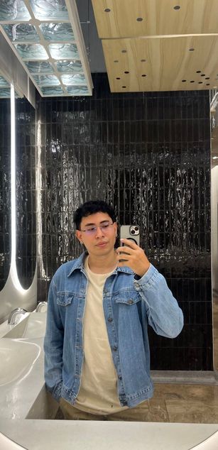 Model - Alex bans deepthroat