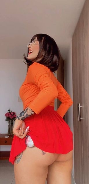 Model - Melodie Roy blowjob