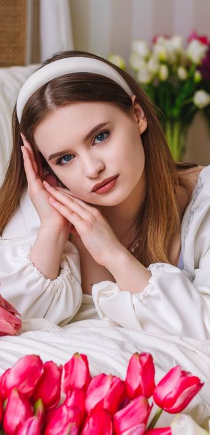 Model - SophiaDear striptease