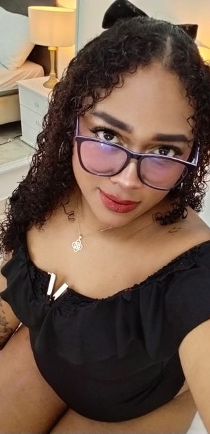 Model - RoxieLewis deepthroat