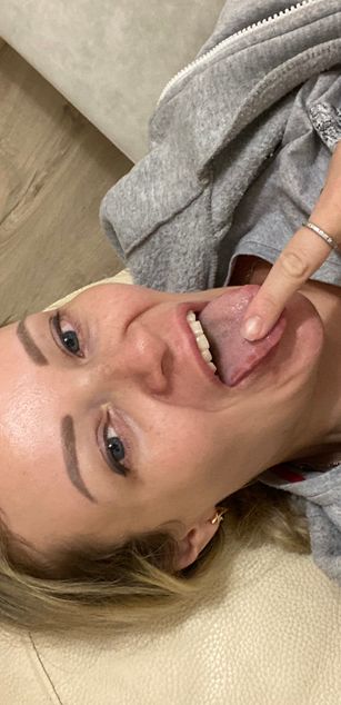 Model - Valerie69 skinny