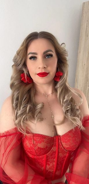 Model - LIsaAkiraxxx blowjob