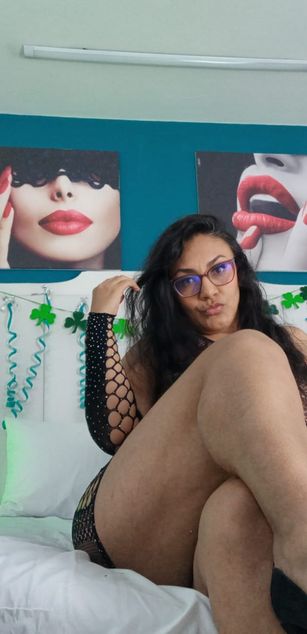 Model - VenusValmont blowjob