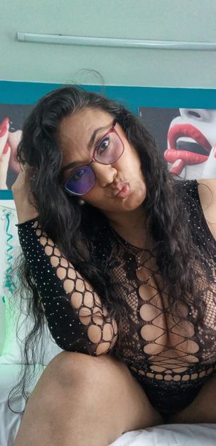 Model - VenusValmont blowjob