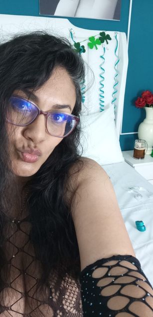 Model - VenusValmont blowjob