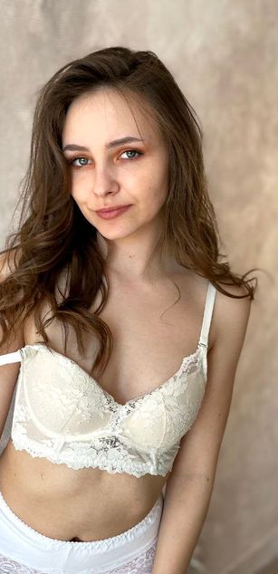 Model - IsabelSnow ass