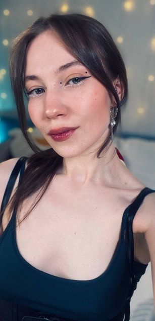 Model - Ask Audrey roleplay