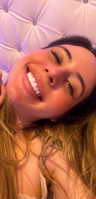 Model - Heidy Kung blowjob