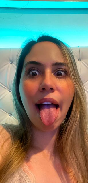 Model - Heidy Kung blowjob