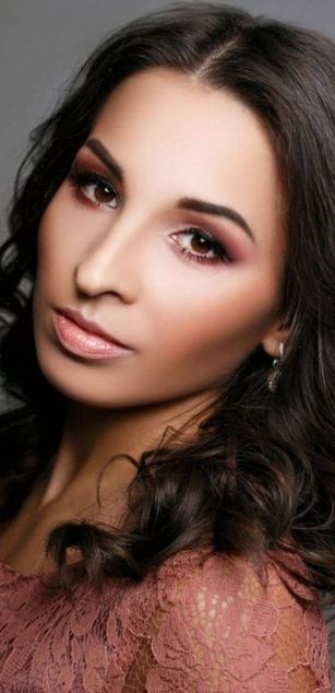 Model - MissHot88 strip