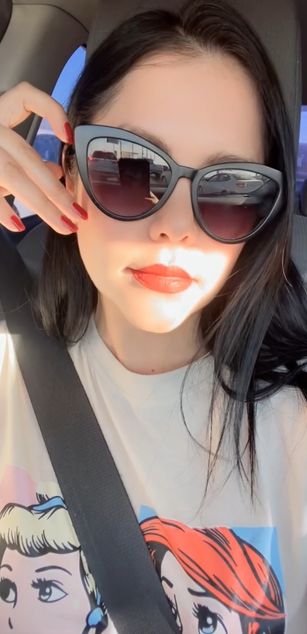 Model - Beth_Elisa young