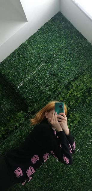 Model - LucyGoldi striptease