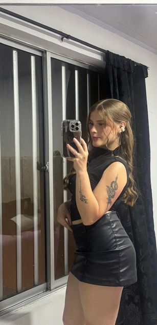 Model - HannaCutte deepthroat