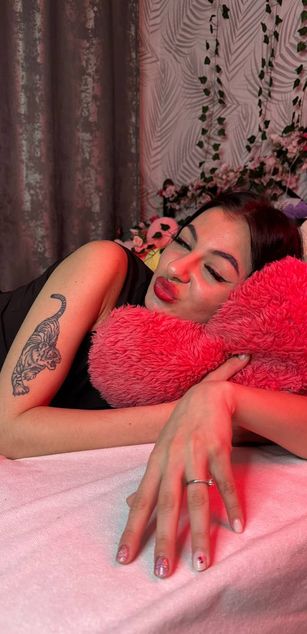 Model - bella_bagira ass