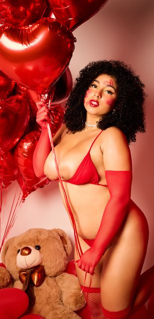 Model - MiaWonderfull blowjob