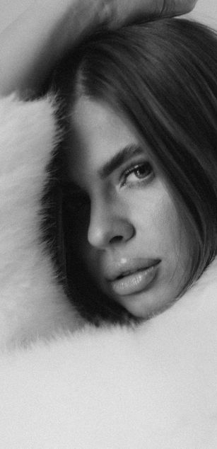 Model - LizaDeMoon heels