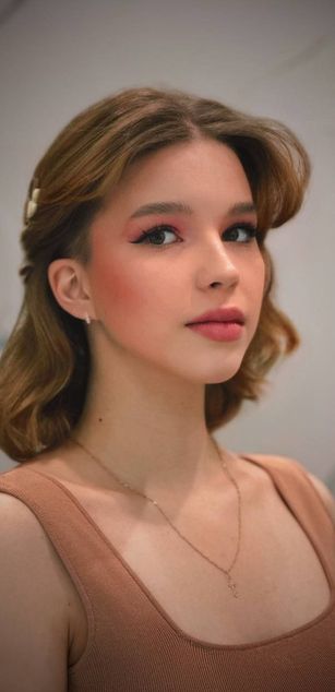 Model - Anna_Elfie heels