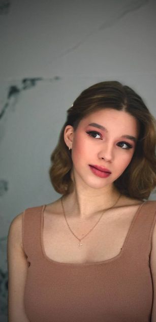 Model - Anna_Elfie heels