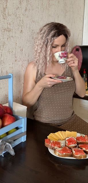 Model - Dakota dildo