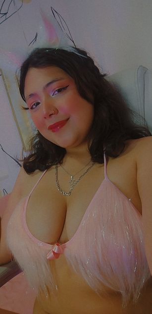 Model - Blue Moon curvy