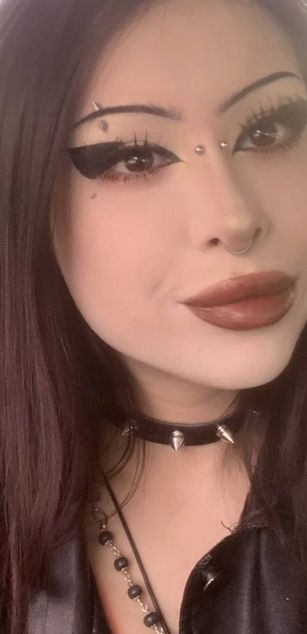 Model - Venomeovvv bigass