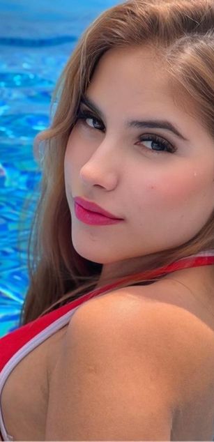 Model - Milu Rosse deepthroat