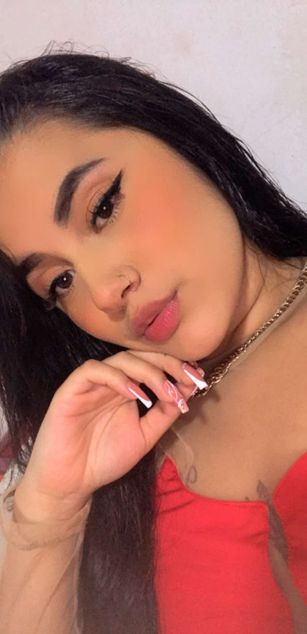 Model - Chloe West bigtits