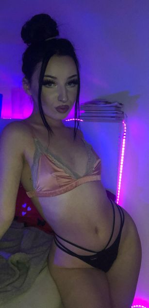 Model - Scarlett Jakobs deepthroat