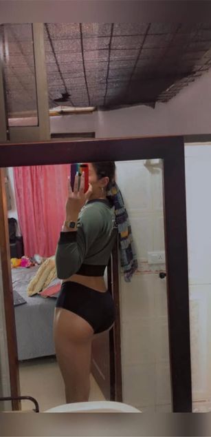 Model - alexandra spellman dildo