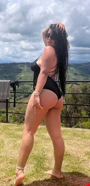 Model - Valen Rosse blowjob