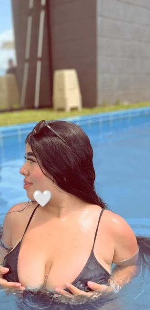 Model - Valen Rosse blowjob