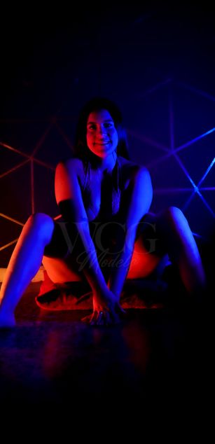 Model - Zeo Tayler milf