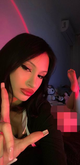 Model - MoonlightQueen femdom