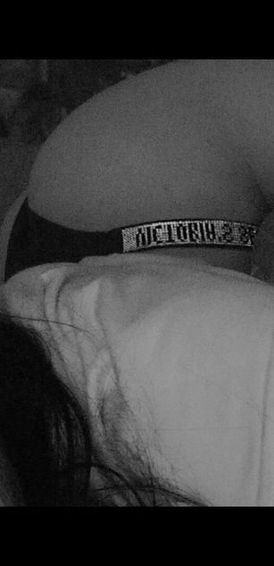 Model - JuicyAlina striptease