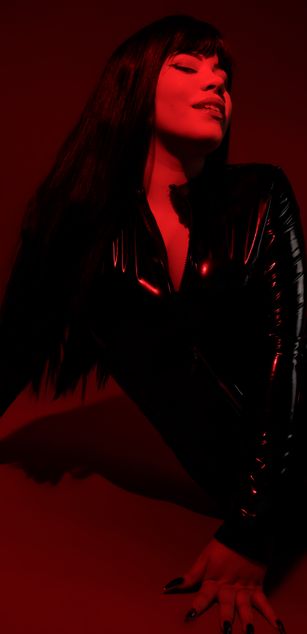 Model - Evelyn Dom PVC