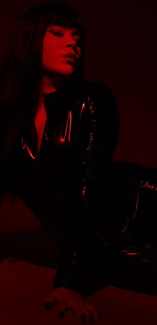 Model - Evelyn Dom PVC