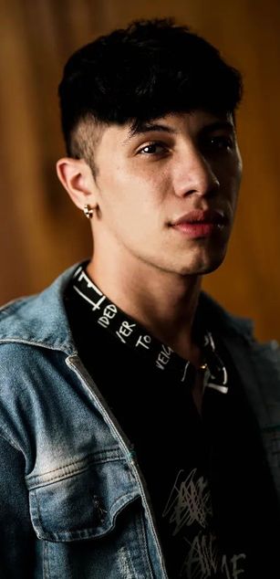 Model - SANT AGO BIGCOCK