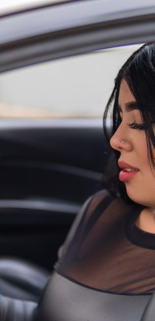 Model - Valen Rosse blowjob