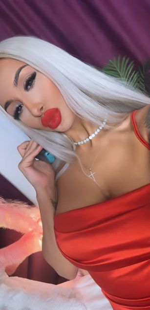 Model - GoldenAmber ass