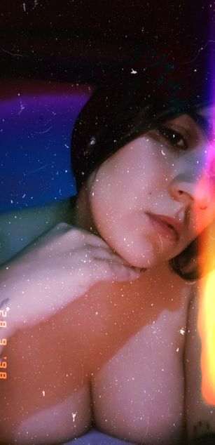 Model - Queen Kat boobs