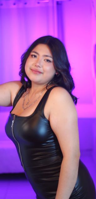 Model - Blue Moon curvy