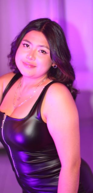 Model - Blue Moon curvy