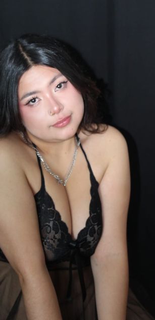 Model - Blue Moon curvy