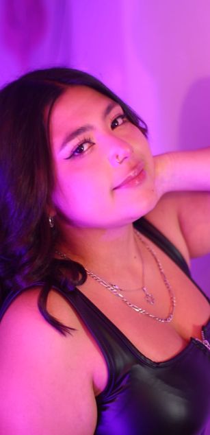 Model - Blue Moon curvy