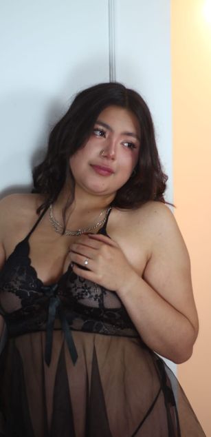 Model - Blue Moon curvy